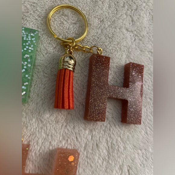 H Initial Glitter Resin Keychain Green - Picture 5 of 6